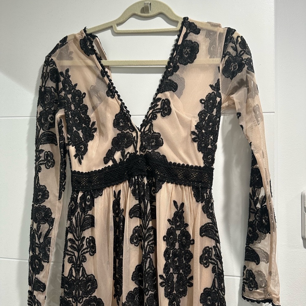 Sophisticated and sexy, worn once, keep long or shorten, cami slip attached